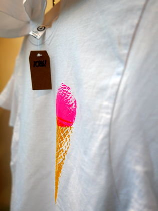 Zoom: T-Shirt, Fairtrade, neon-pink und gelb auf weiss, Kinder-Shirt